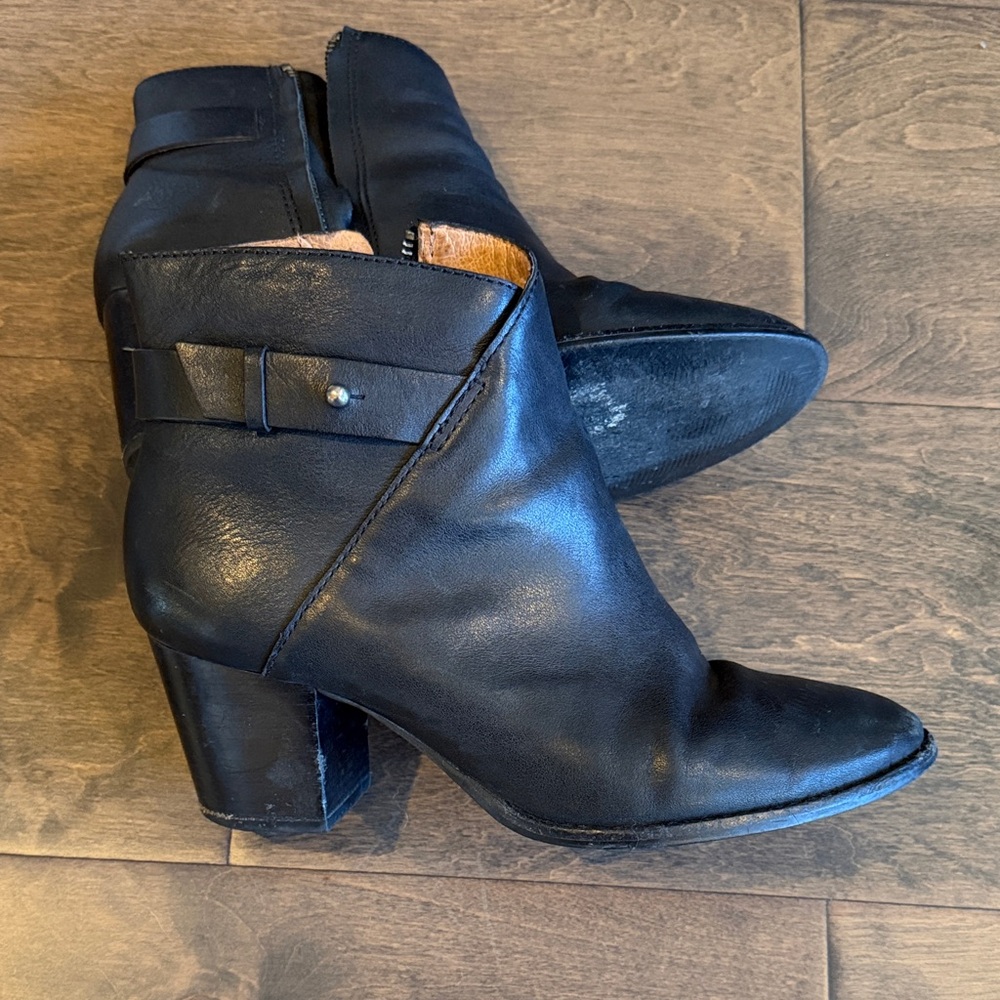 Madewell Black Leather Ankle Boots